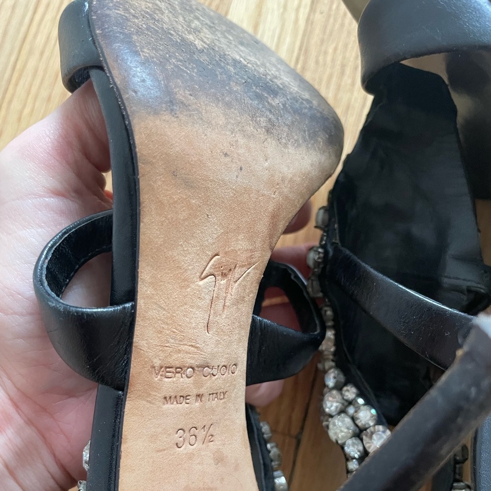 Giuseppe Zanotti Pumps with stones